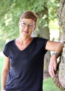 Nadine (58) -klein